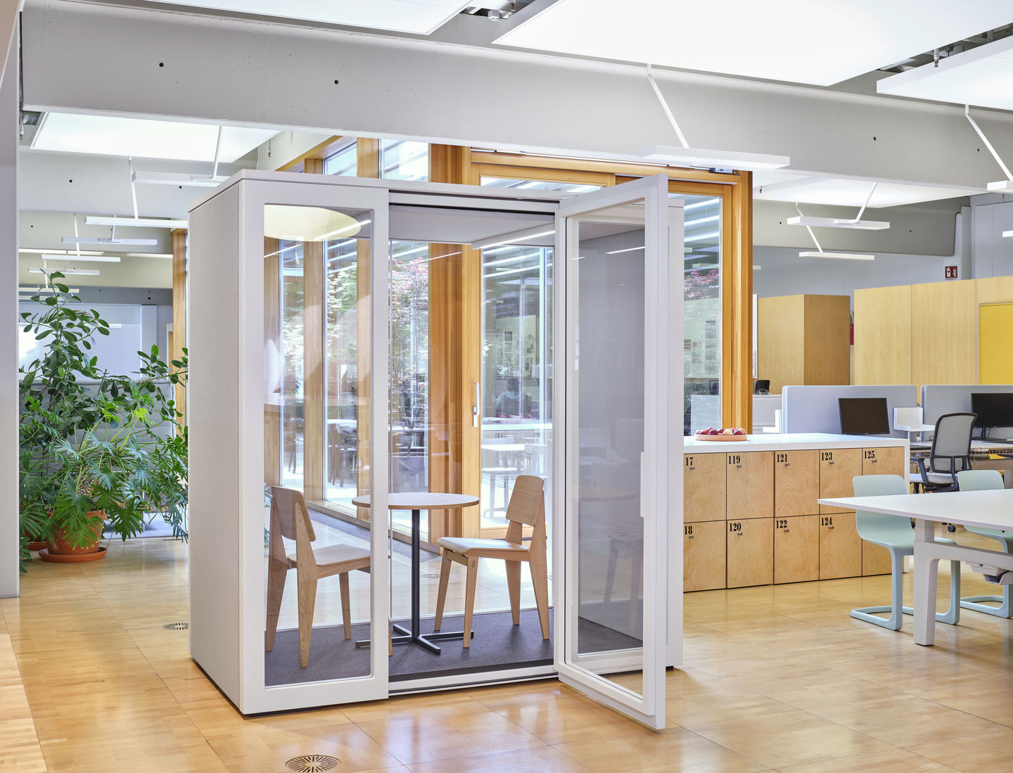 Fokuszone mit Micro Office für konzentriertes Arbeiten