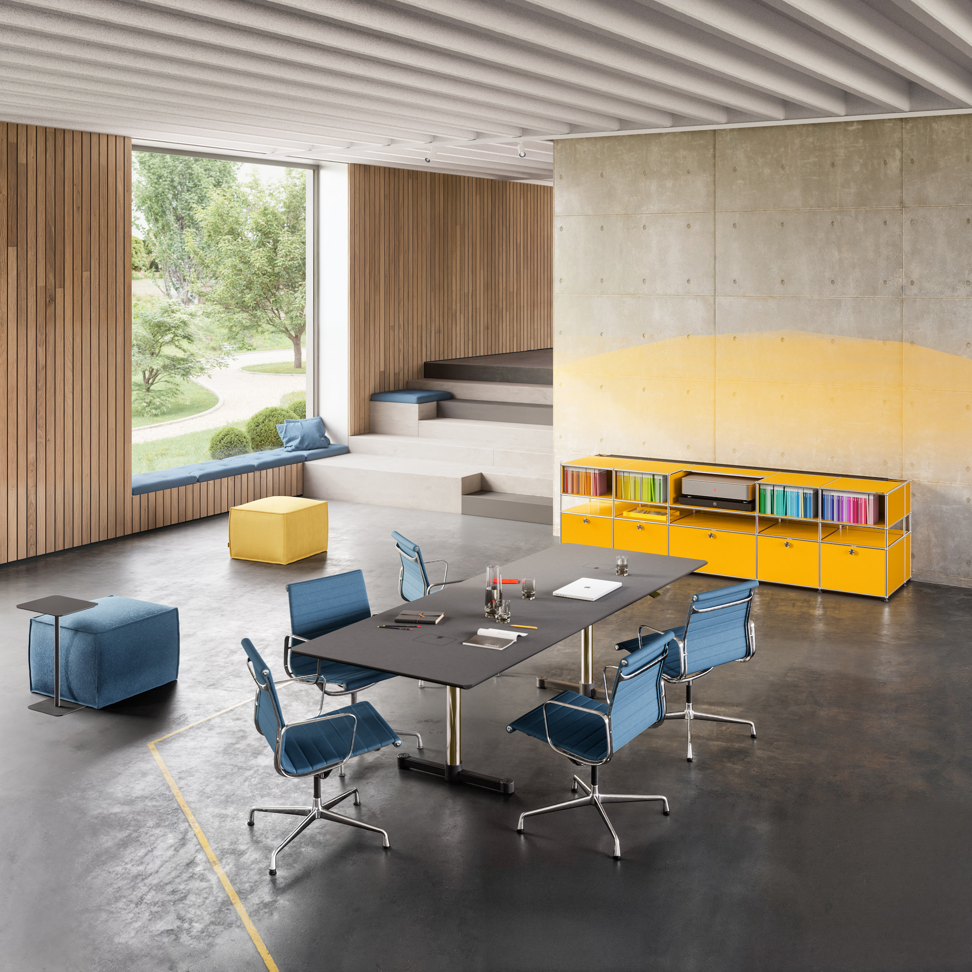 USM Cine Collection Office mit eingefahrener Leinwand und eingefahrenem Leica Cine 1