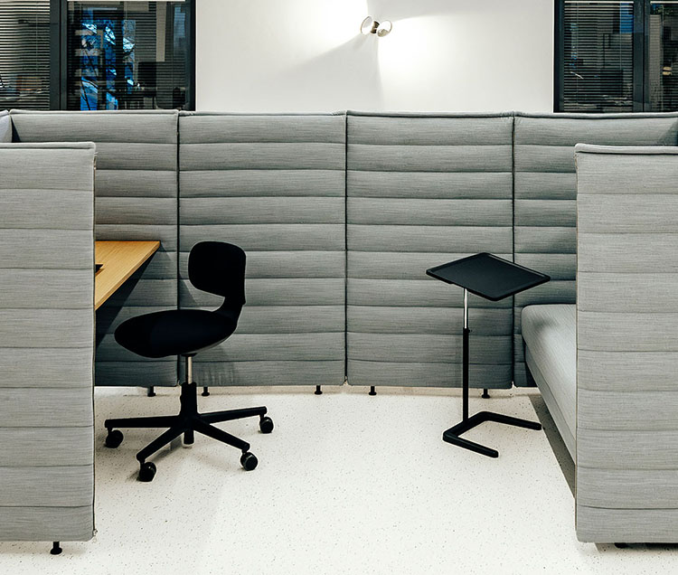 Vitra NesTable höhenverstellbarer Beistelltisch in basic dark vitra_1_nestable_basic_dark_2