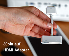 HDMI Adapter der in der Hand gehalten wird