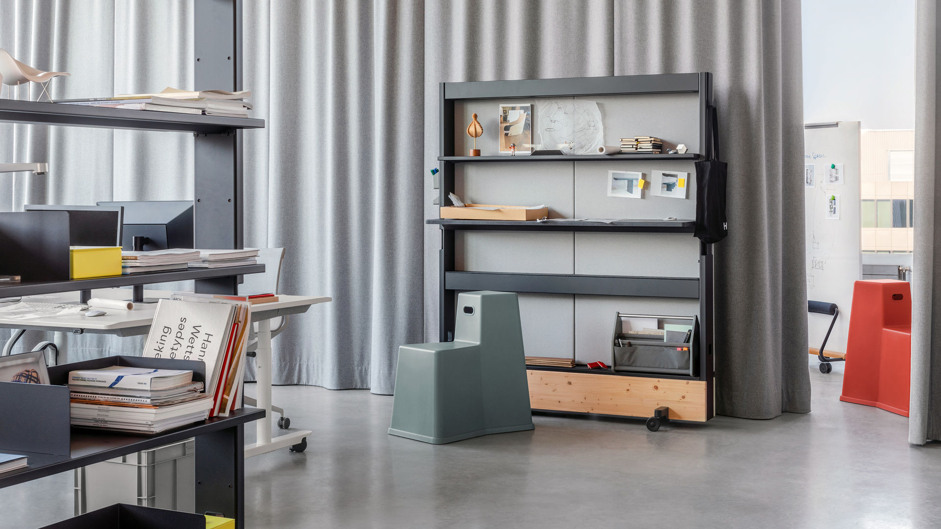 Vitra Dancing Wall 2 als Regal