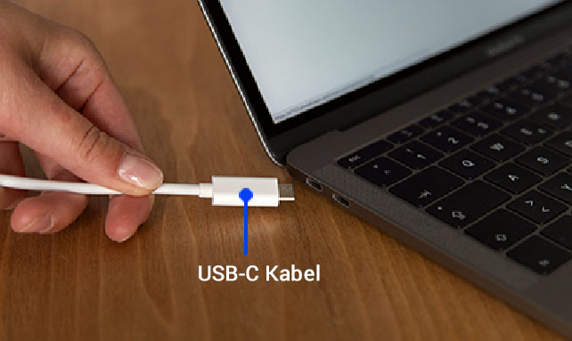 USB-C Kabel an Laptop anschließen